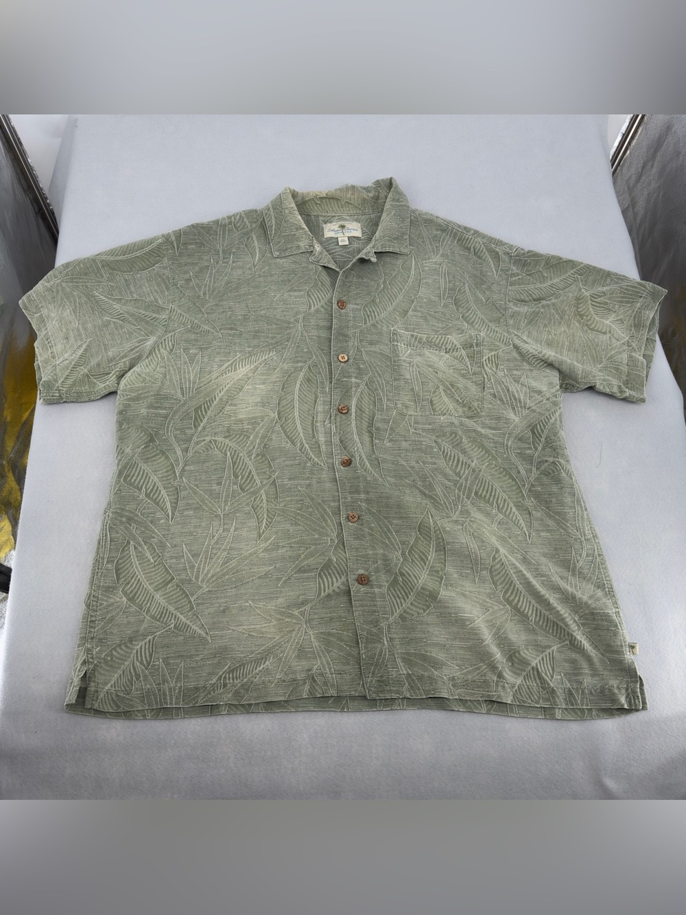 Island Shores 100% Silk Tropical Floral Print Green Button Up Short Sleeve Top